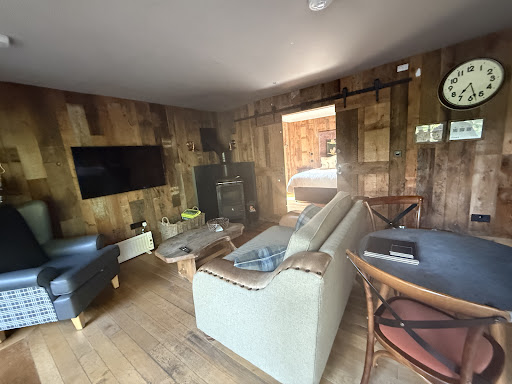 Bainland Lodge Retreats 20250808 165843 006