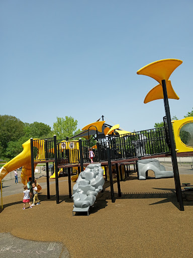 Black Gold Playground 20250727 031323 005