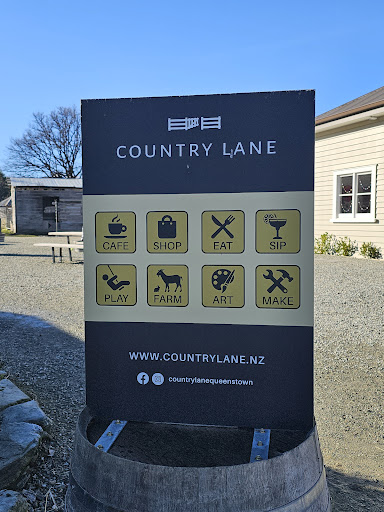 Country Lane Retail Village 20250818 172648 001