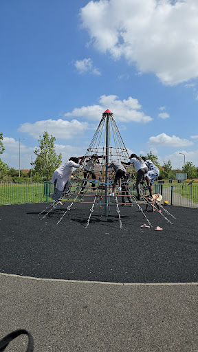 Lyveden Way Play Park 20250808 174354 001