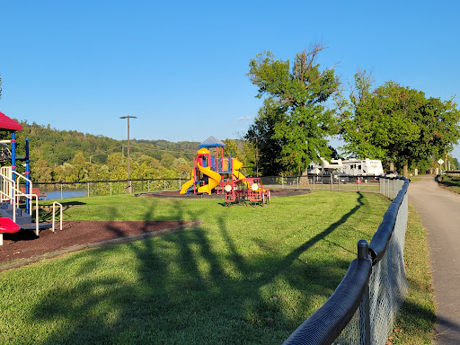 Roadside Park Port Of St Albans 20250727 004530 002