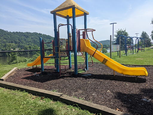 Roadside Park Port Of St Albans 20250727 004536 009