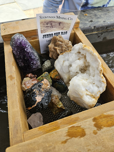 Stonyman Gemstone Mining 20250727 004800 013